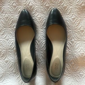 Black Alfani Step-n-Flex Black Leather Pumps - Size 10